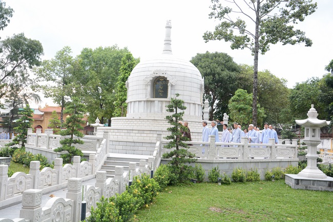 “HOW TO TAKE THE RIGHT PRAYING IN BUDDHISM” Dharma Talk in the 89th Seven-Day Retreat